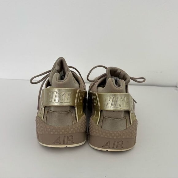 Nike Hurache Men's 10.5 Suede Mesh Taupe & Gold Festival Streetwear Athleisure - Picture 6 of 12
